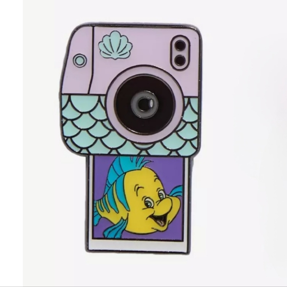 Disney Instant Photo Enamel Pin Sidekick Flounder From The Little Mermaid
